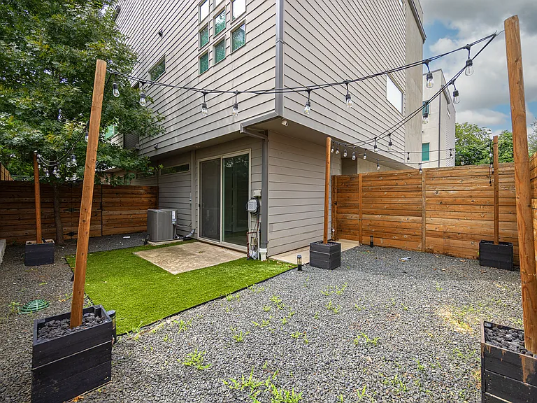 4616 Steel St — Photo 7
