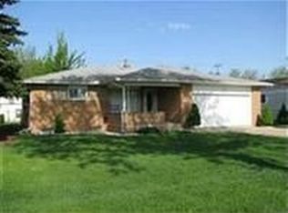 25144 Reeck Rd, Trenton, MI 48183