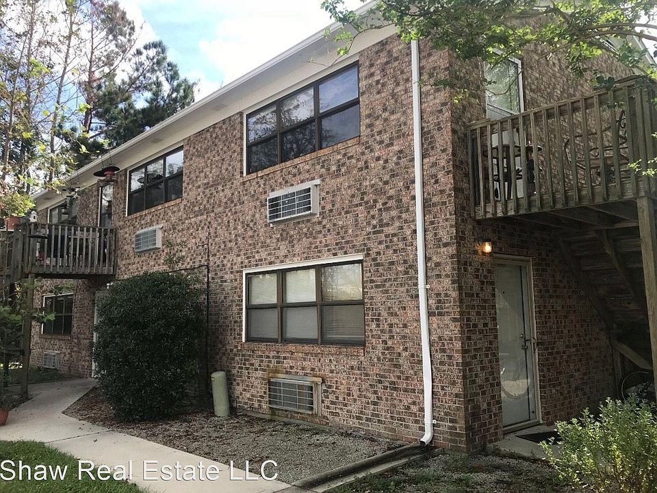 1st image of 101 Lullwater Dr APT 6