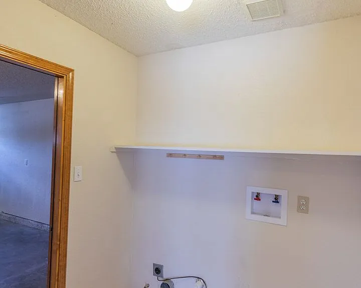 1378 Challenger Ave — Photo 28
