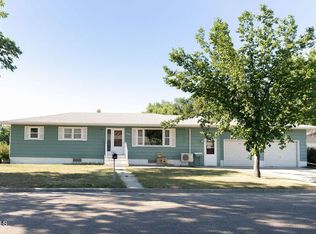 1002 10th St NE, Jamestown, ND 58401