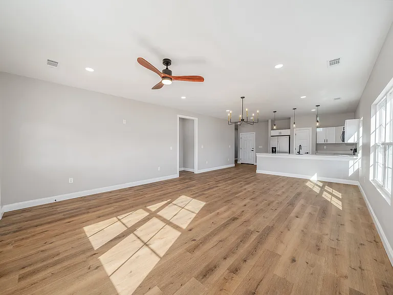 16 Deer Park Cv — Photo 8