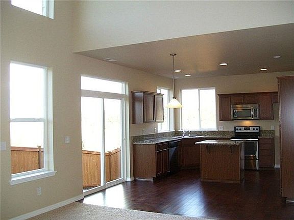 4th image of 617 24th Ave SW