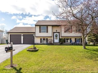 8126 Mesa Ln, Liverpool, NY 13090
