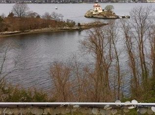 33 Bullocks Point Ave APT 3A, Riverside, RI 02915