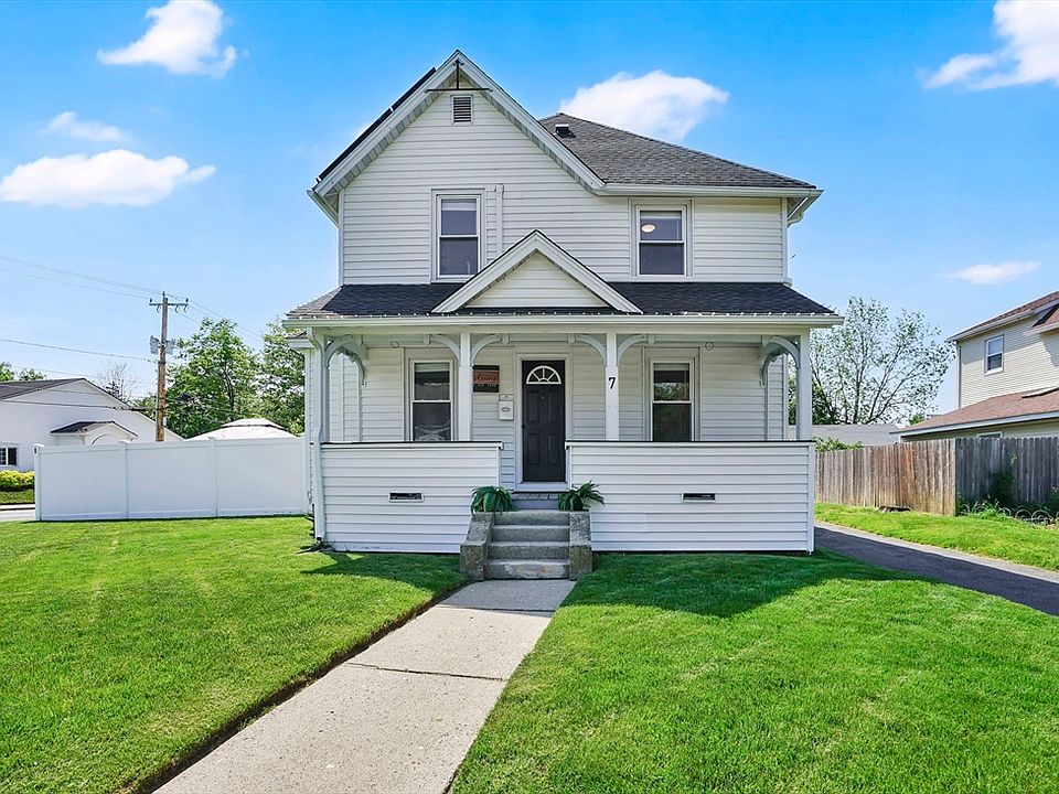 1st image of 7 Maple St