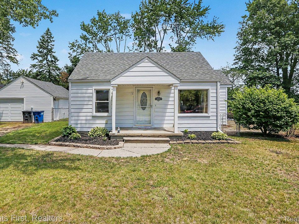 1st image of 34728 Pardo St