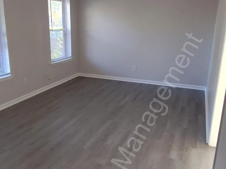 107 Loraine Rd — Photo 13