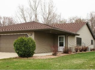 121 Ridgecrest Dr, Cannon Falls, MN 55009