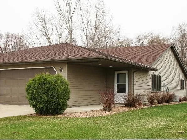 121 Ridgecrest Dr, Cannon Falls, MN 55009