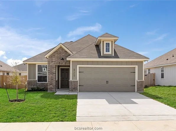 1937 Chief St, Bryan, TX 77807
