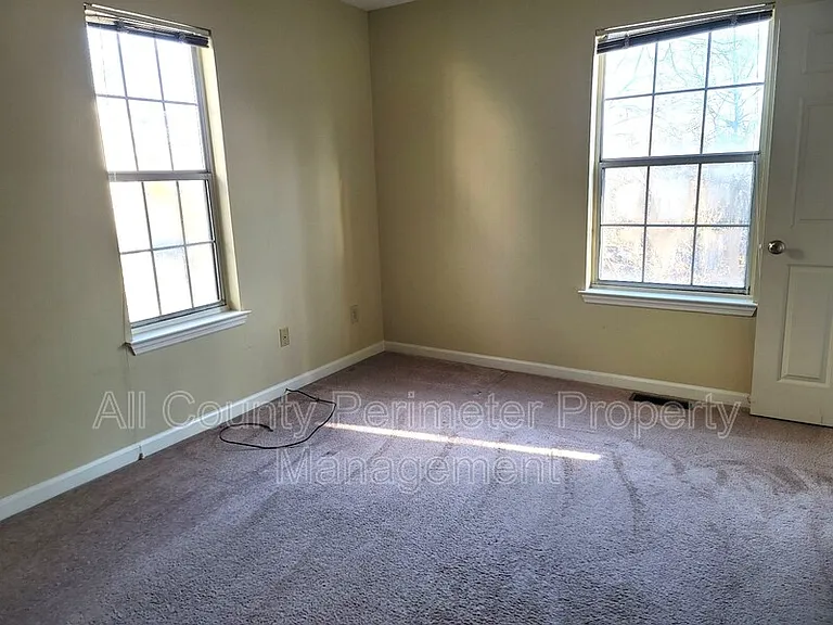 3758 Meadow Creek Dr — Photo 5