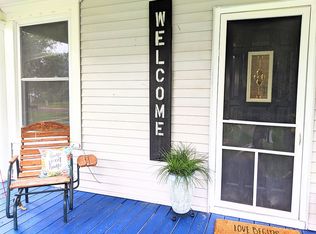 802 9th St, Aurora, NE 68818