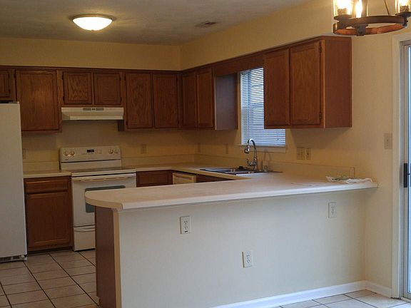 2nd image of 808 Millgate Ct