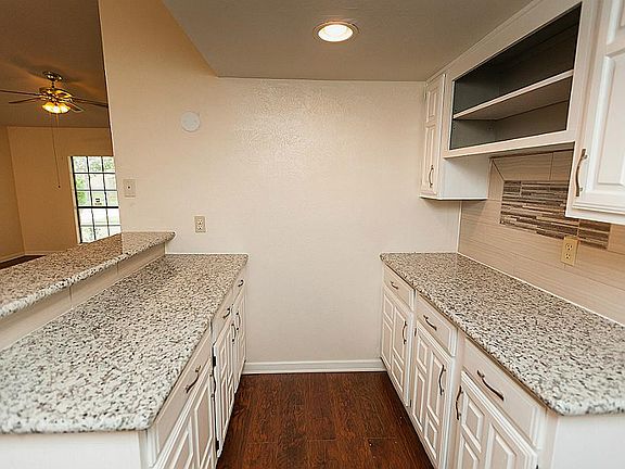5th image of 15542 Camino Del Sol Dr