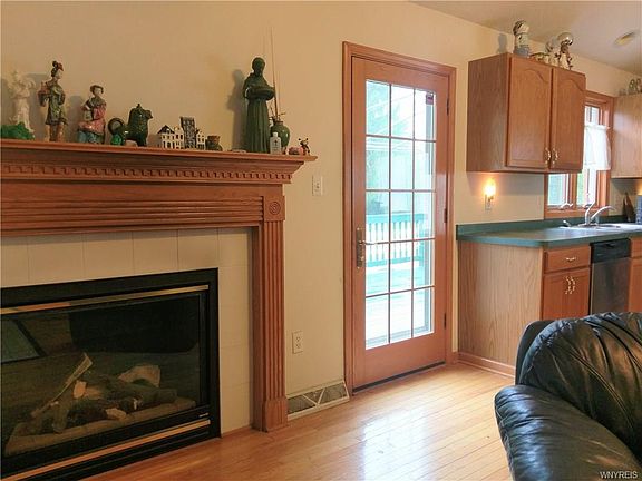 5th image of 3367 Creekview Dr