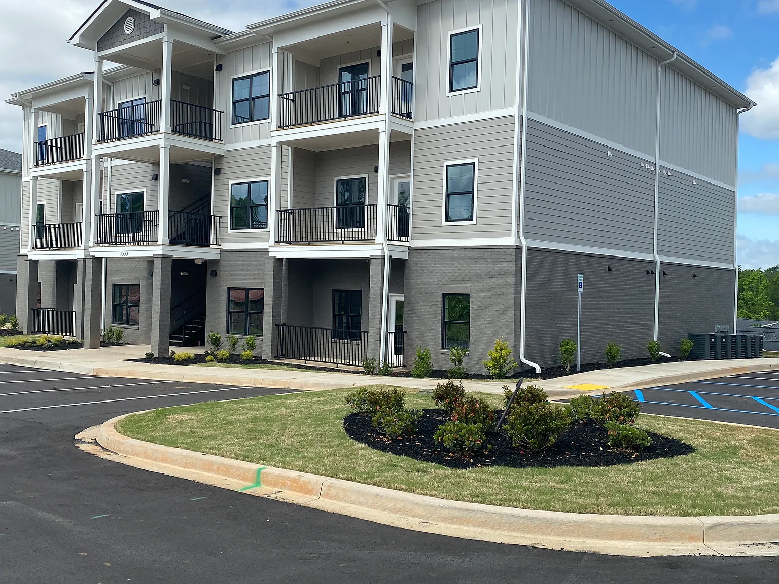 2 bed, $1,500 — Photo 1