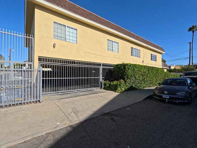 11336 Martha St #4 — Photo 11