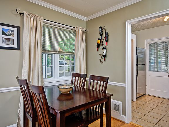 Dining Room w/ Crown Molding