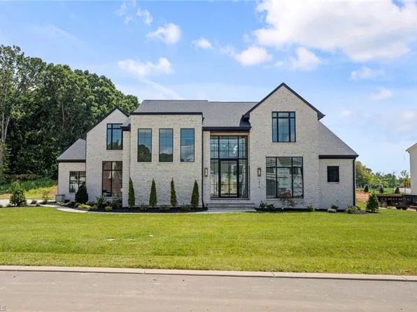 1816 Chanterelle Ct, Winston Salem, NC 27106