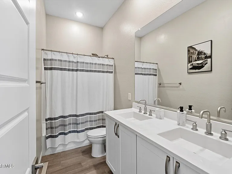 5041 E Woodridge Dr — Photo 16