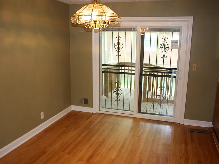 9300 Fern Creek Rd — Photo 8