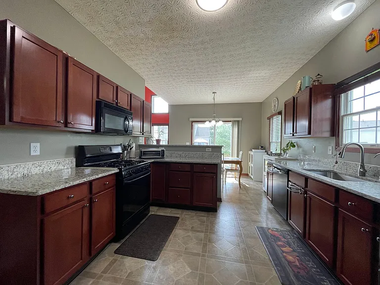 7192 Trillium Dr — Photo 23