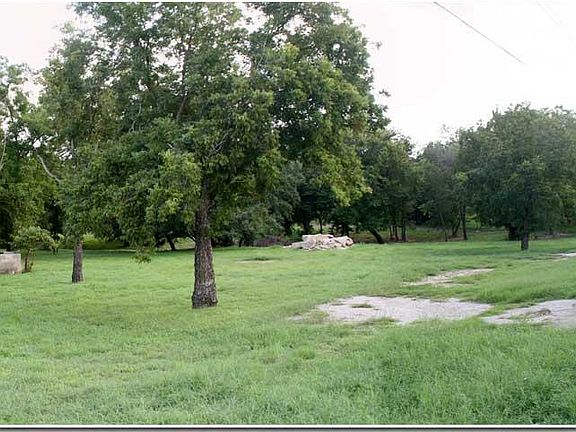3rd image of 1315 Central Texas Expy