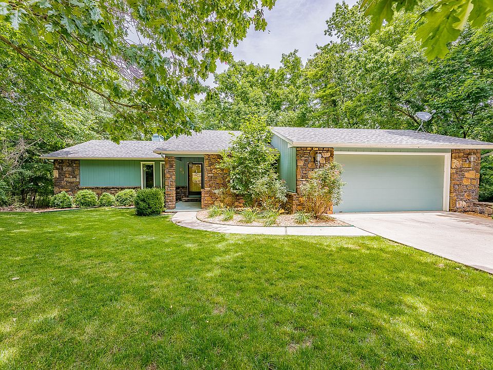 1st image of 64 Elizabeth Dr