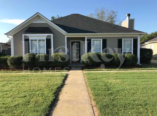 182 Cedar Bend Dr, Helena, AL 35080