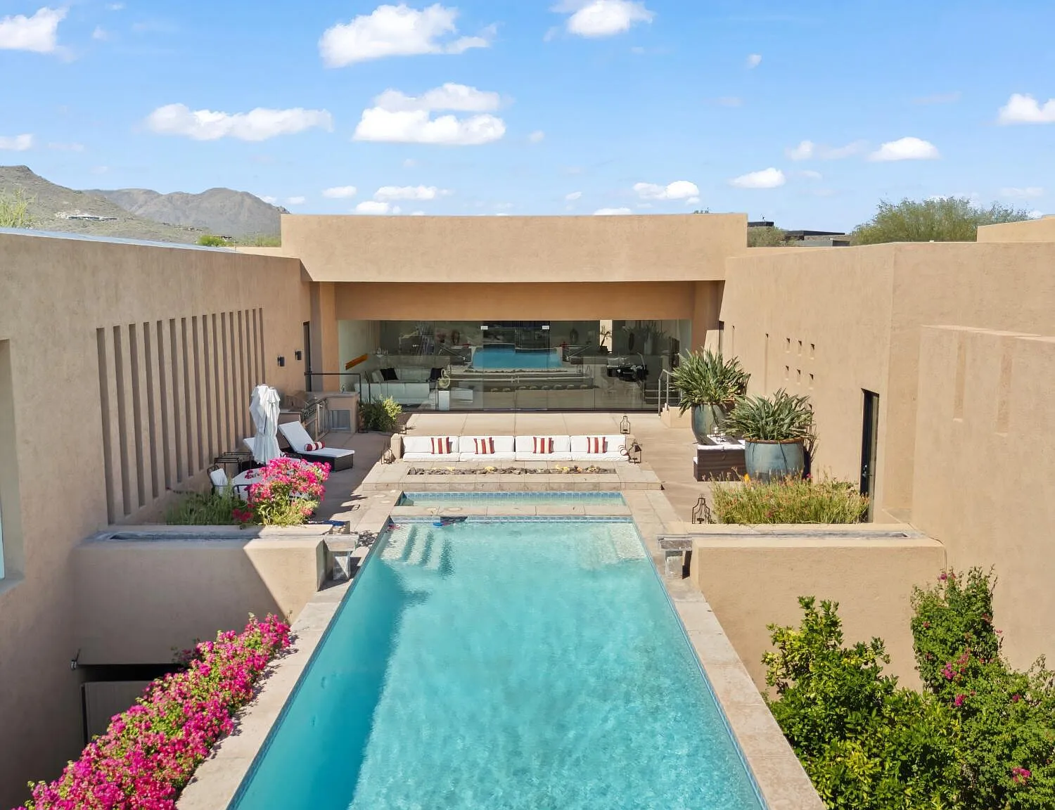 3 bed, 6.0 bath, 7905 sqft, $20,000 — Photo 4