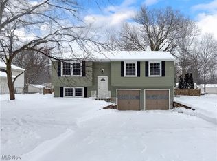 396 Hiwood Ave, Munroe Falls, OH 44262