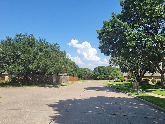 4th image of 2217 Diamond Oaks Dr