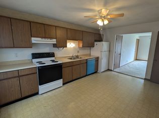 2008 N 15th St APT C, Belleville, IL 62226