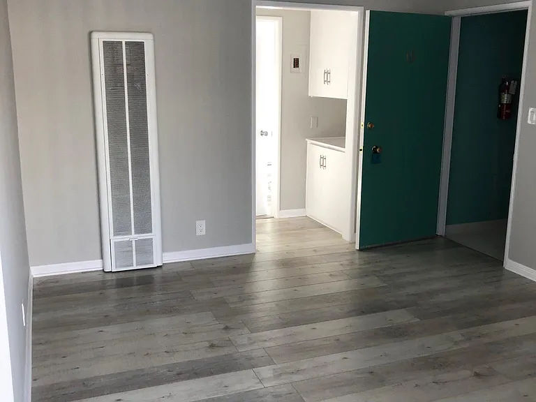 11818 Gateway Blvd #15 — Photo 13