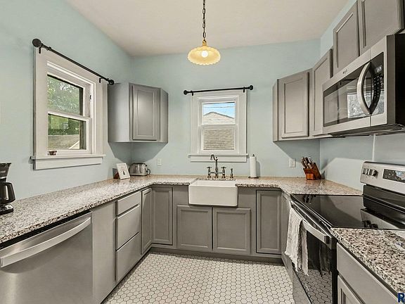 5th image of 507 W 7th St