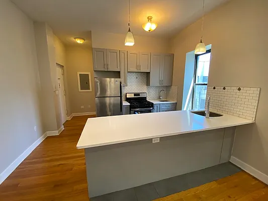 Rented by Mdays Realty | media 17