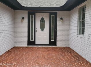 1369 Canterbury Ln, Jackson, MS 39212