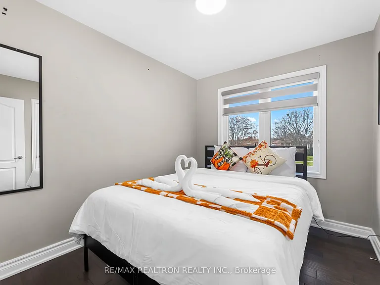 1141 Ritson Rd S — Photo 6