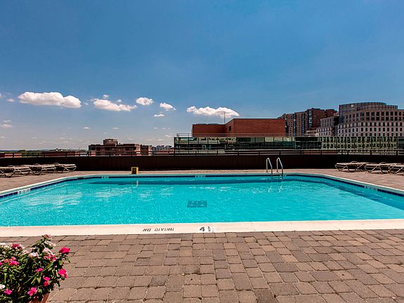 4th image of 1001 N Vermont St APT 503