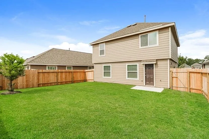 4 bed, 2.5 bath, 1687 sqft, $1,935 — Photo 3