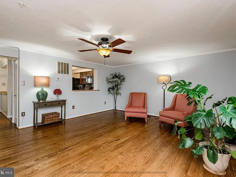 1238 Quaker Ridge Dr — Photo 7