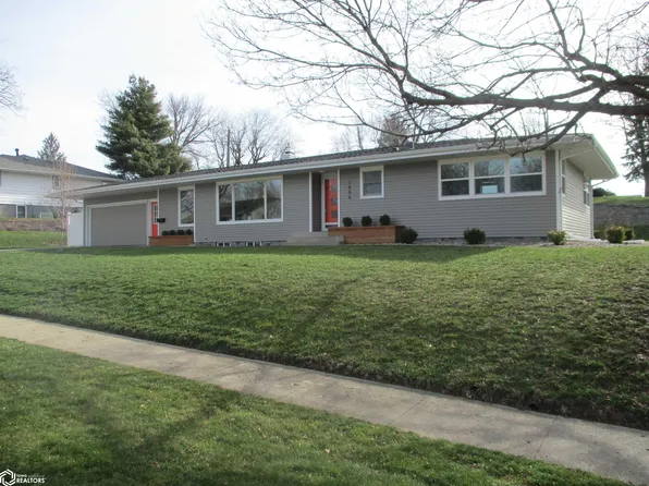 1806 Quint Ave, Carroll, IA 51401