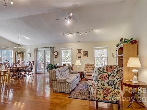 5th image of 29 Honey Hollow Lane