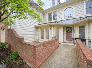 5704 Mayfair Manor Dr #95, Rockville, MD 20852