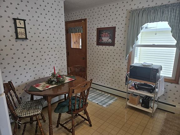 4th image of 100 Woodland Avenue