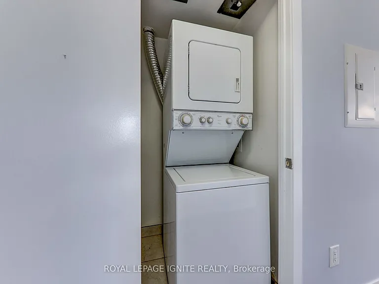 38 Joe Shuster Way #722 — Photo 8