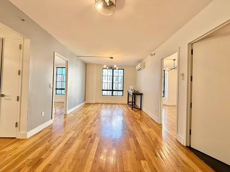 12 Ford St #6A — Photo 2
