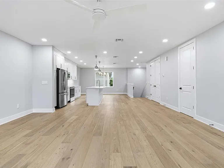4208 W Carmen St #C — Photo 13
