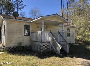1427 Niagra St, Waveland, MS 39576